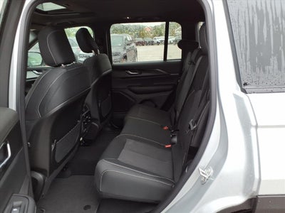 2025 Jeep Grand Cherokee GRAND CHEROKEE LAREDO X 4X4