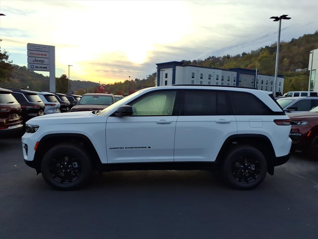 2025 Jeep Grand Cherokee GRAND CHEROKEE ALTITUDE 4X4