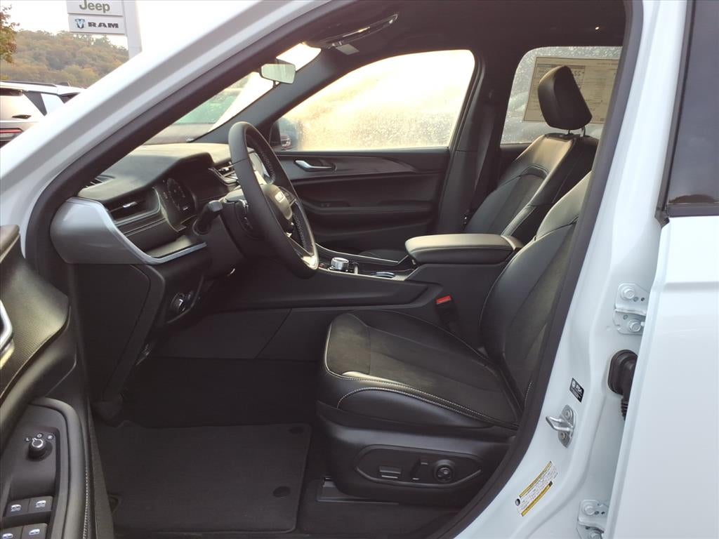 2025 Jeep Grand Cherokee GRAND CHEROKEE ALTITUDE 4X4