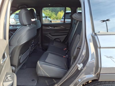 2025 Jeep Grand Cherokee GRAND CHEROKEE LAREDO 4X4