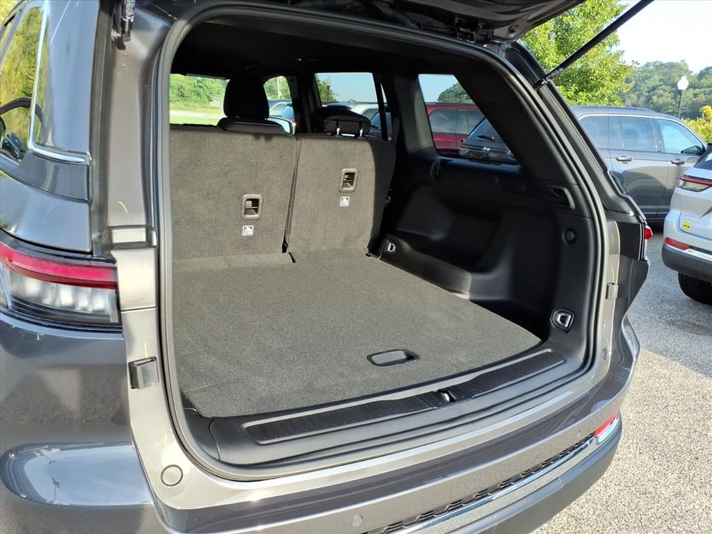 2025 Jeep Grand Cherokee GRAND CHEROKEE LAREDO 4X4