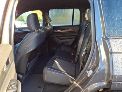 2025 Jeep Grand Cherokee GRAND CHEROKEE LAREDO 4X4