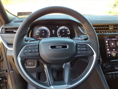 2025 Jeep Grand Cherokee GRAND CHEROKEE LAREDO 4X4