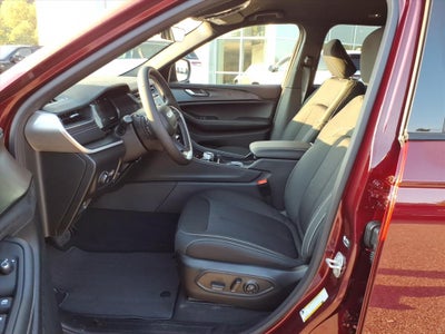 2025 Jeep Grand Cherokee GRAND CHEROKEE LAREDO 4X4