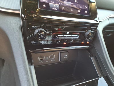 2025 Jeep Grand Cherokee GRAND CHEROKEE LAREDO 4X4