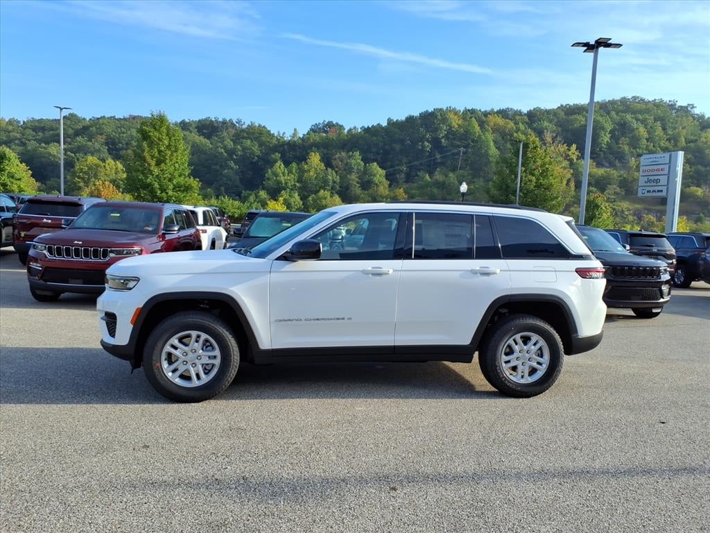 2025 Jeep Grand Cherokee GRAND CHEROKEE LAREDO 4X4
