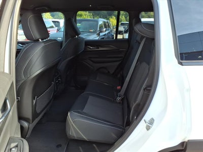 2025 Jeep Grand Cherokee GRAND CHEROKEE LAREDO 4X4