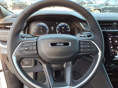 2025 Jeep Grand Cherokee GRAND CHEROKEE LAREDO 4X4