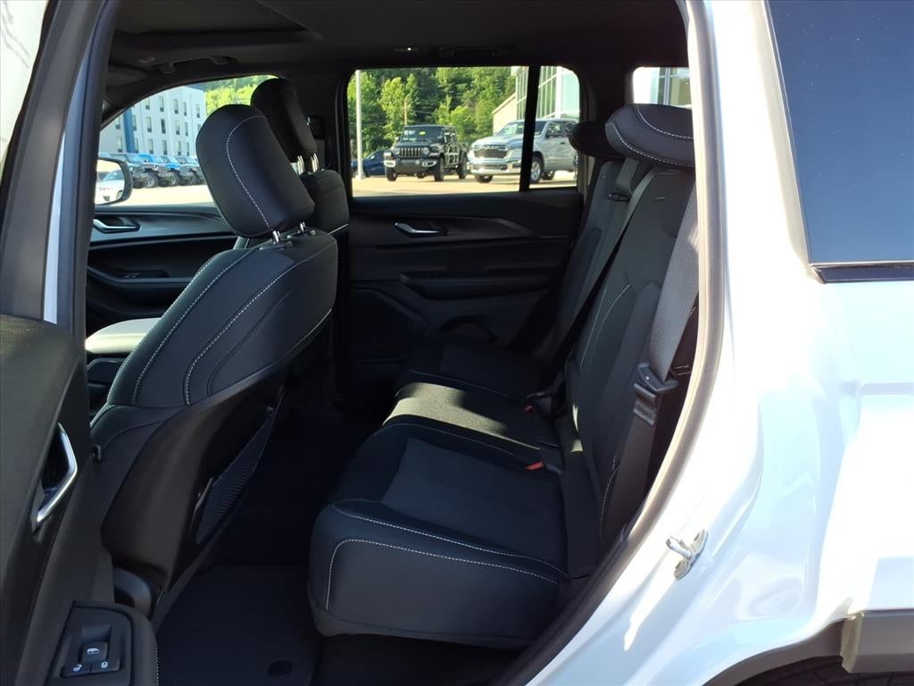 2026 Jeep Grand Cherokee GRAND CHEROKEE LAREDO X 4X4