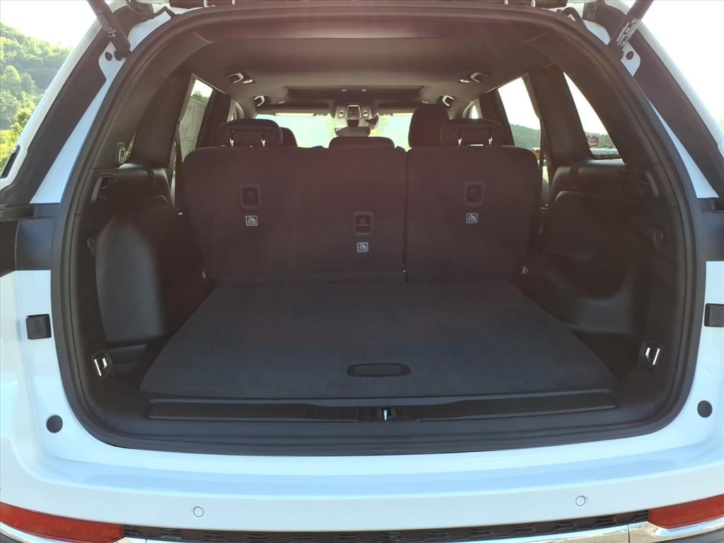 2026 Jeep Grand Cherokee GRAND CHEROKEE LAREDO X 4X4