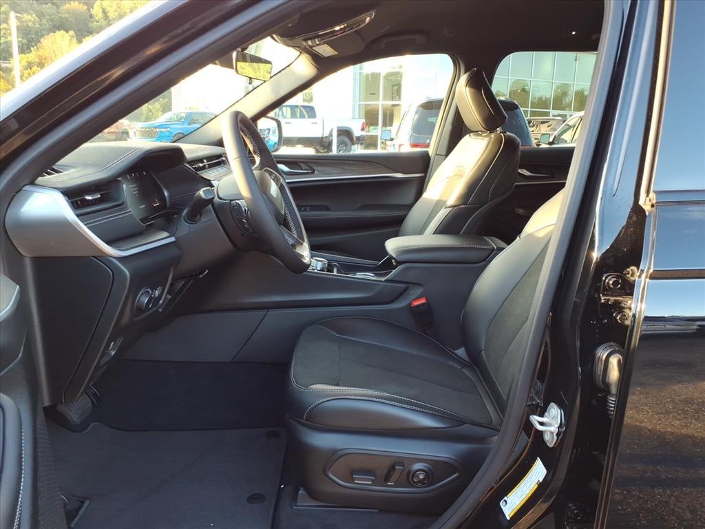 2027 Jeep Grand Cherokee GRAND CHEROKEE LAREDO ALTITUDE 4X4