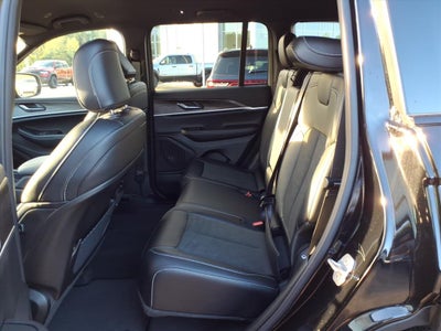 2027 Jeep Grand Cherokee GRAND CHEROKEE LAREDO ALTITUDE 4X4