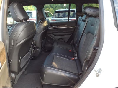2027 Jeep Grand Cherokee GRAND CHEROKEE LAREDO ALTITUDE 4X4