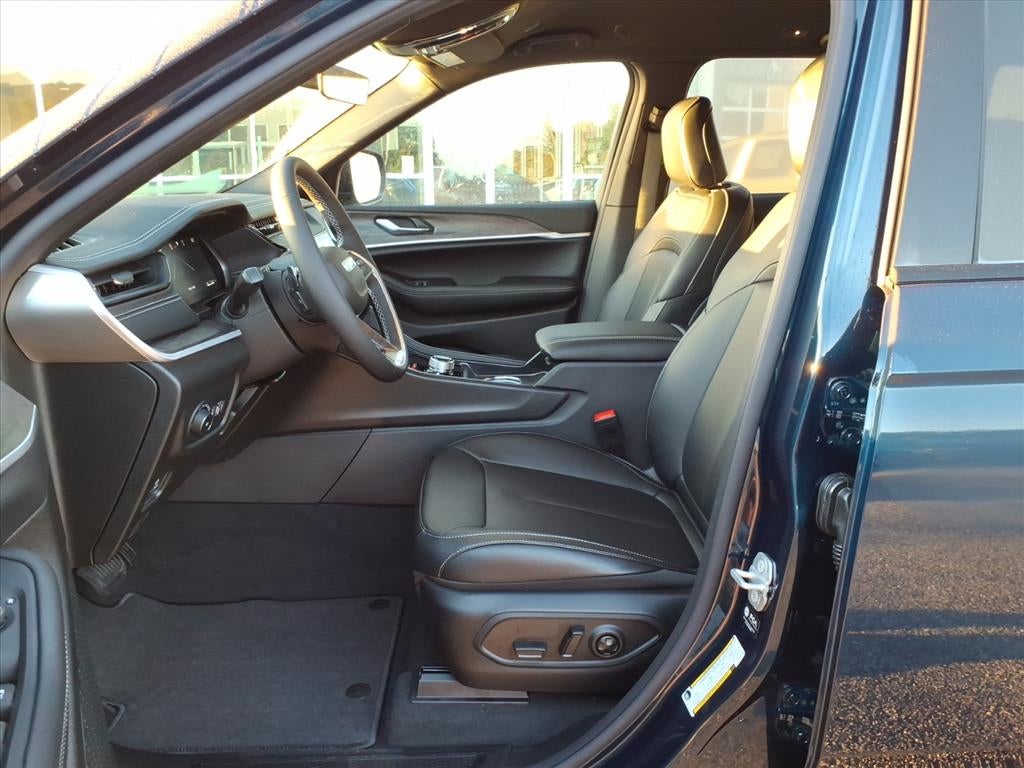 2027 Jeep Grand Cherokee GRAND CHEROKEE LIMITED 4X4