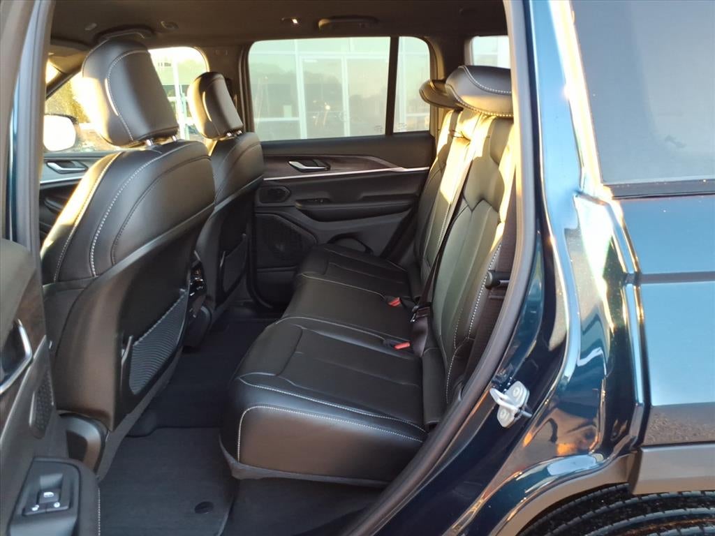 2027 Jeep Grand Cherokee GRAND CHEROKEE LIMITED 4X4