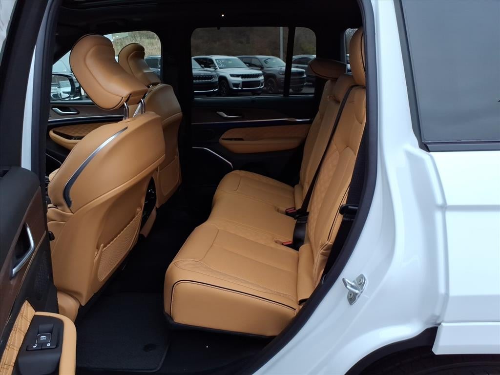 2025 Jeep Grand Cherokee GRAND CHEROKEE SUMMIT 4X4