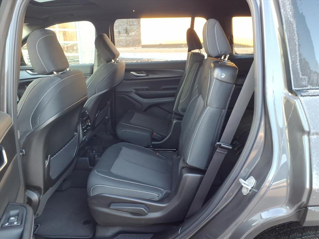 2026 Jeep Grand Cherokee GRAND CHEROKEE L LAREDO X 4X4