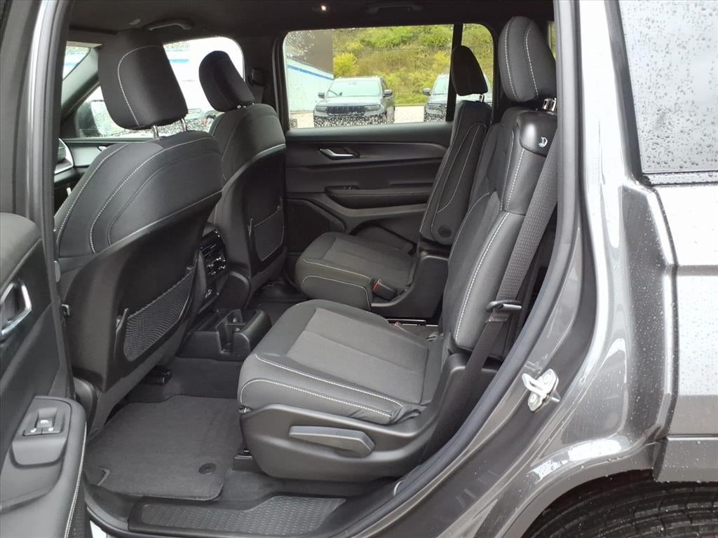 2025 Jeep Grand Cherokee GRAND CHEROKEE L LAREDO 4X4