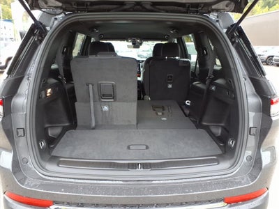 2025 Jeep Grand Cherokee GRAND CHEROKEE L LAREDO 4X4