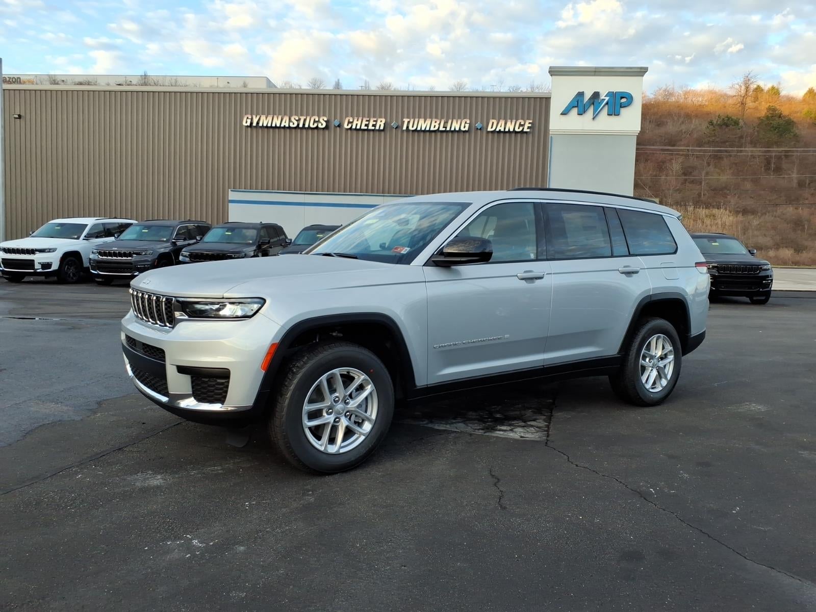 2025 Jeep Grand Cherokee GRAND CHEROKEE L LAREDO 4X4