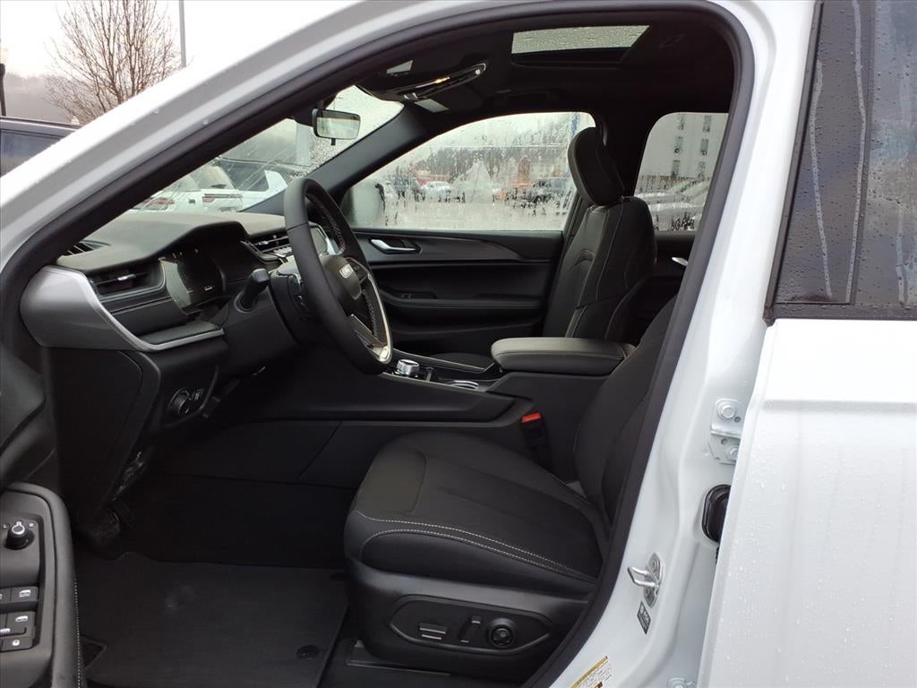 2026 Jeep Grand Cherokee GRAND CHEROKEE L LAREDO X 4X4