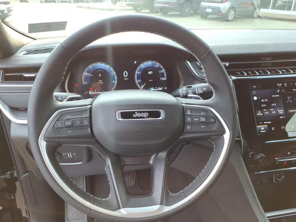 2025 Jeep Grand Cherokee GRAND CHEROKEE L LAREDO 4X4