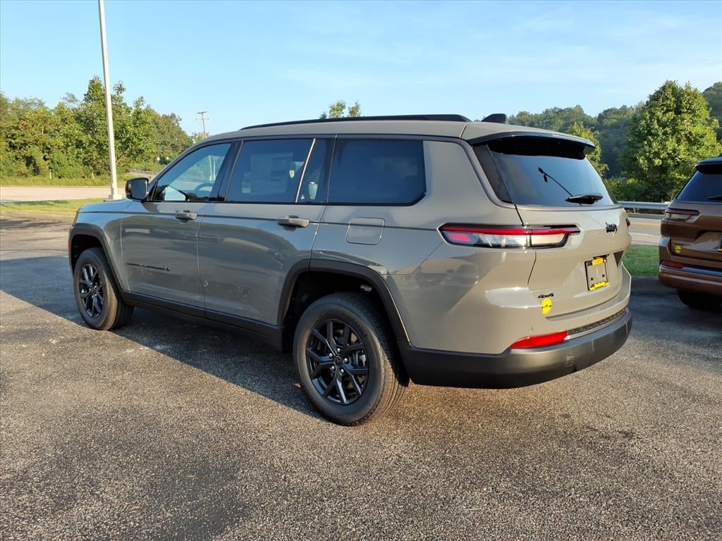 2027 Jeep Grand Cherokee GRAND CHEROKEE L LAREDO ALTITUDE 4X4