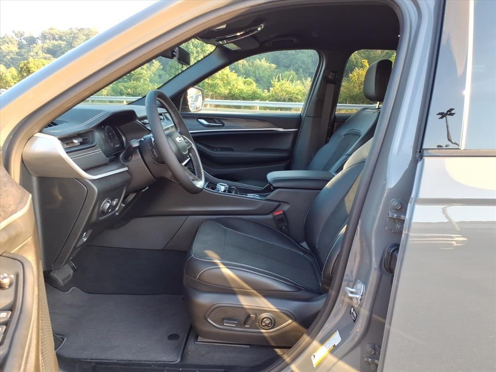 2027 Jeep Grand Cherokee GRAND CHEROKEE L LAREDO ALTITUDE 4X4