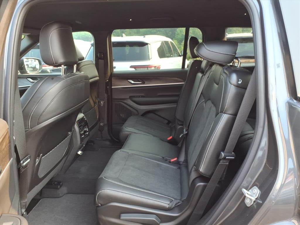 2026 Jeep Grand Cherokee GRAND CHEROKEE L LAREDO ALTITUDE 4X4