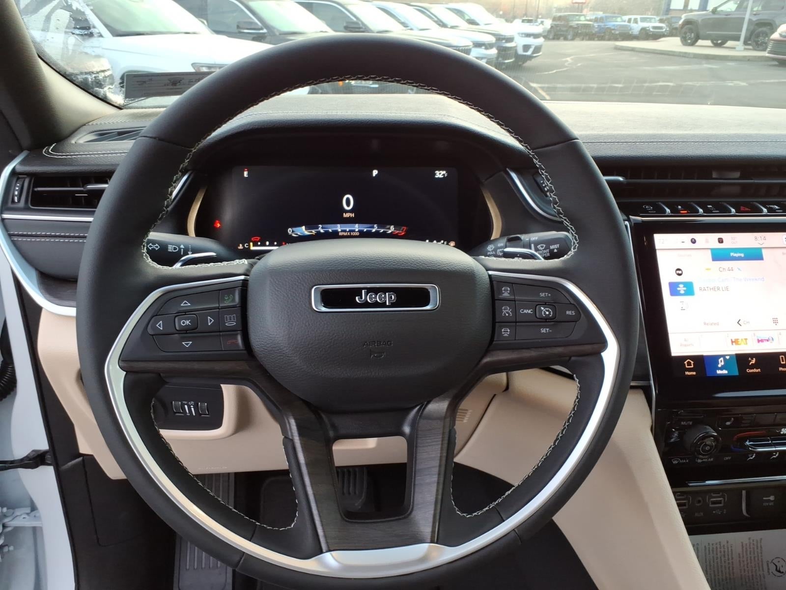 2025 Jeep Grand Cherokee GRAND CHEROKEE L LIMITED 4X4