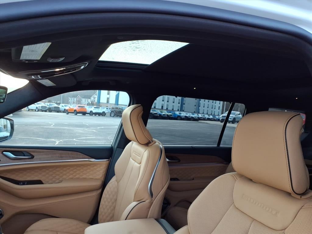 2025 Jeep Grand Cherokee GRAND CHEROKEE L SUMMIT RESERVE 4X4