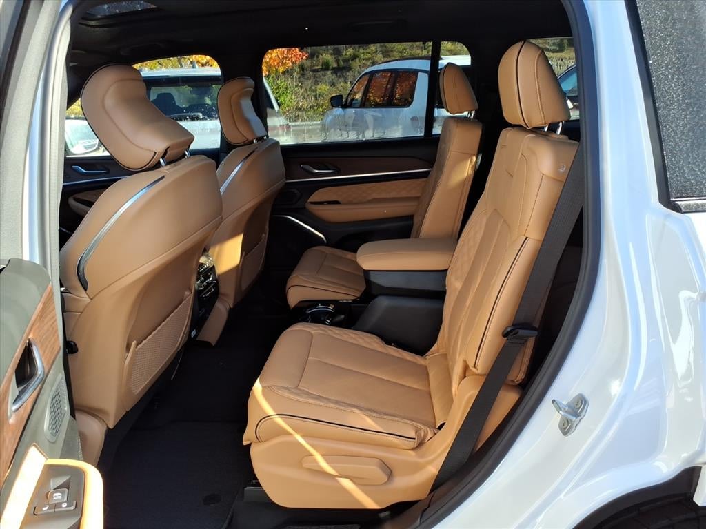 2025 Jeep Grand Cherokee GRAND CHEROKEE L SUMMIT 4X4