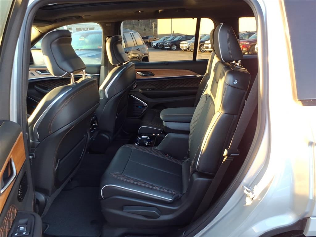 2026 Jeep Grand Cherokee GRAND CHEROKEE L SUMMIT 4X4