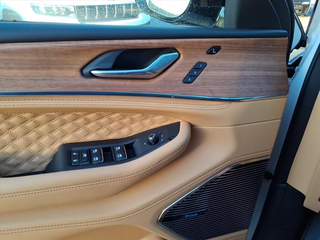 2027 Jeep Grand Cherokee GRAND CHEROKEE L SUMMIT 4X4