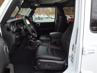 2026 Jeep Gladiator GLADIATOR SAHARA 4X4