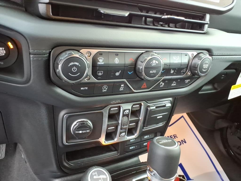 2026 Jeep Gladiator GLADIATOR SAHARA 4X4