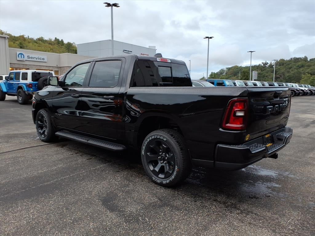 2027 RAM Ram 1500 RAM 1500 EXPRESS CREW CAB 4X4 5'7' BOX