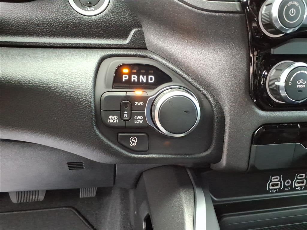 2027 RAM Ram 1500 RAM 1500 EXPRESS CREW CAB 4X4 5'7' BOX