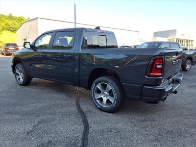 2026 RAM Ram 1500 RAM 1500 EXPRESS CREW CAB 4X4 5'7' BOX