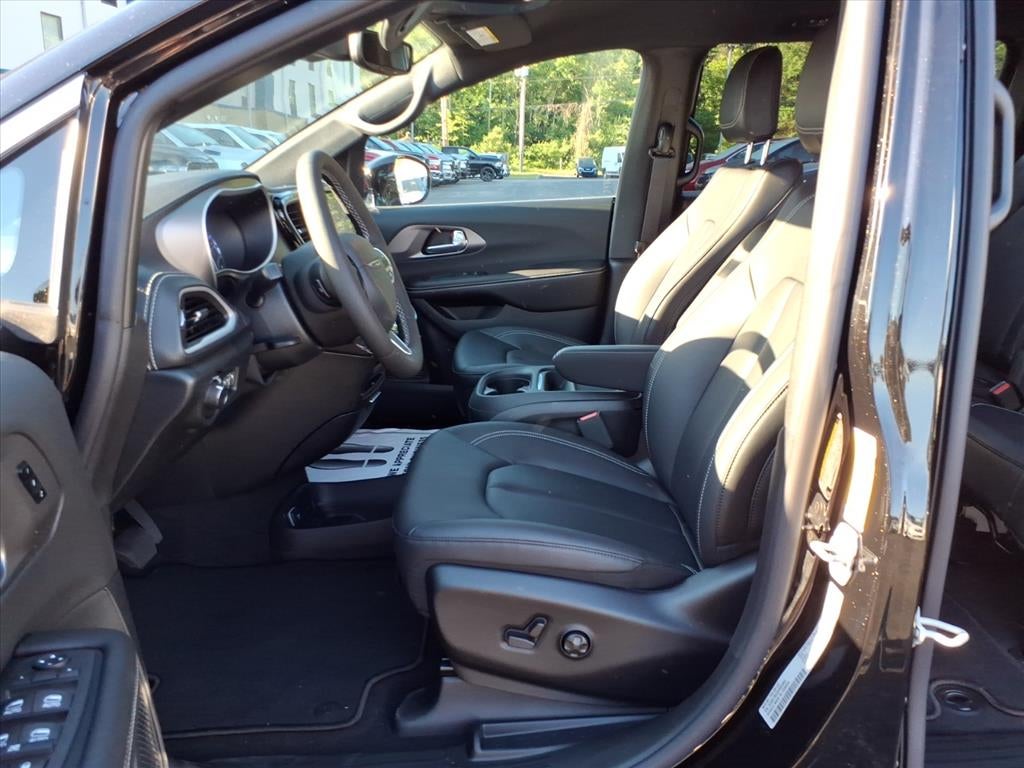 2027 Chrysler Pacifica PACIFICA SELECT