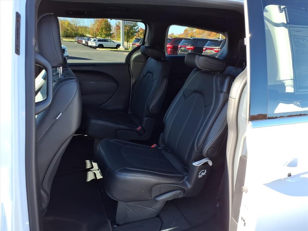 2026 Chrysler Voyager VOYAGER LX