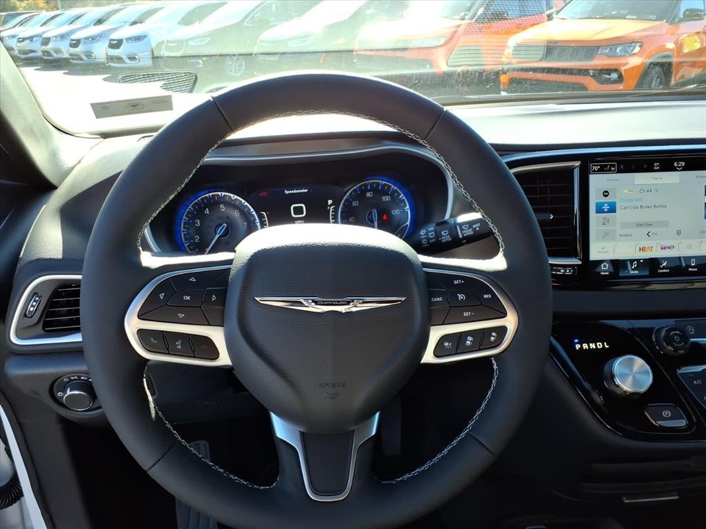 2026 Chrysler Voyager VOYAGER LX