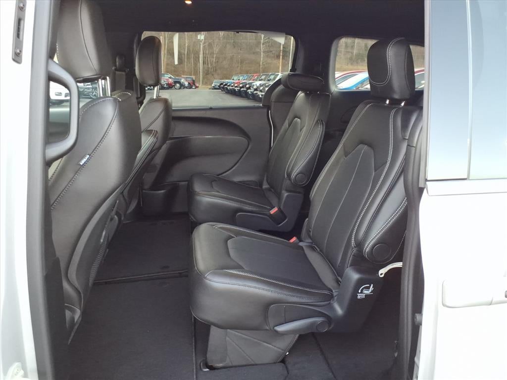 2026 Chrysler Voyager VOYAGER LX