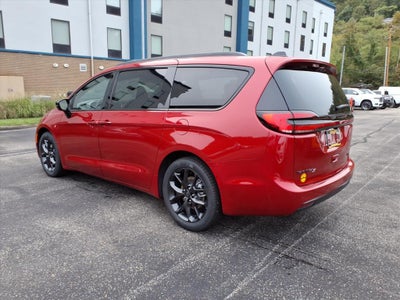 2027 Chrysler Pacifica PACIFICA LIMITED