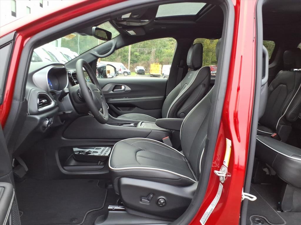 2027 Chrysler Pacifica PACIFICA LIMITED