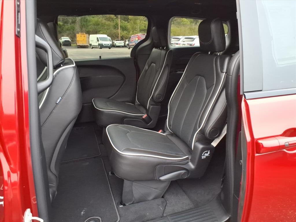 2027 Chrysler Pacifica PACIFICA LIMITED