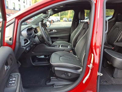 2027 Chrysler Pacifica PACIFICA LIMITED