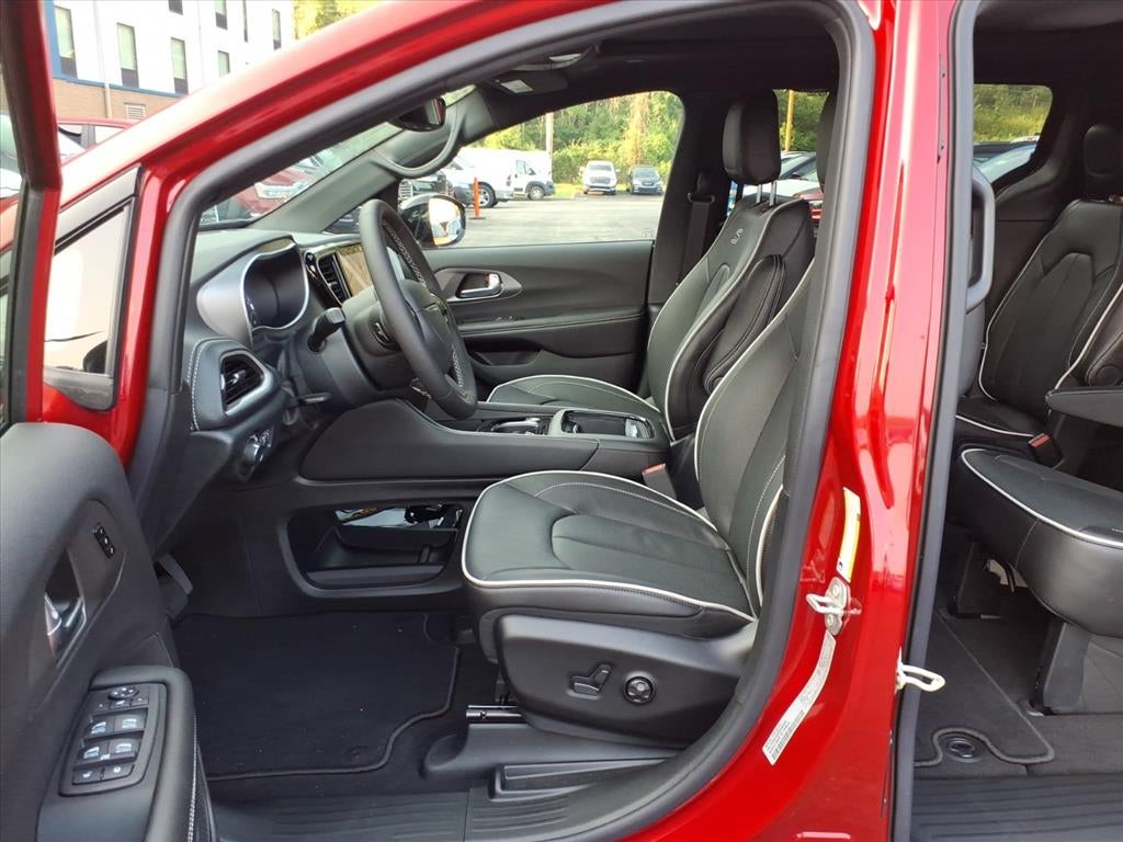 2027 Chrysler Pacifica PACIFICA LIMITED