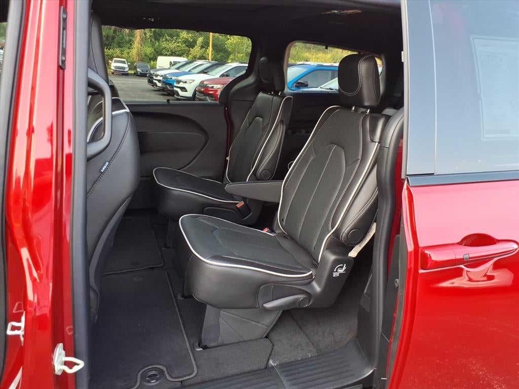 2027 Chrysler Pacifica PACIFICA LIMITED