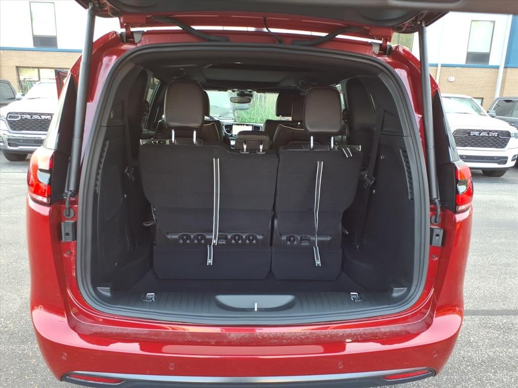 2027 Chrysler Pacifica PACIFICA LIMITED